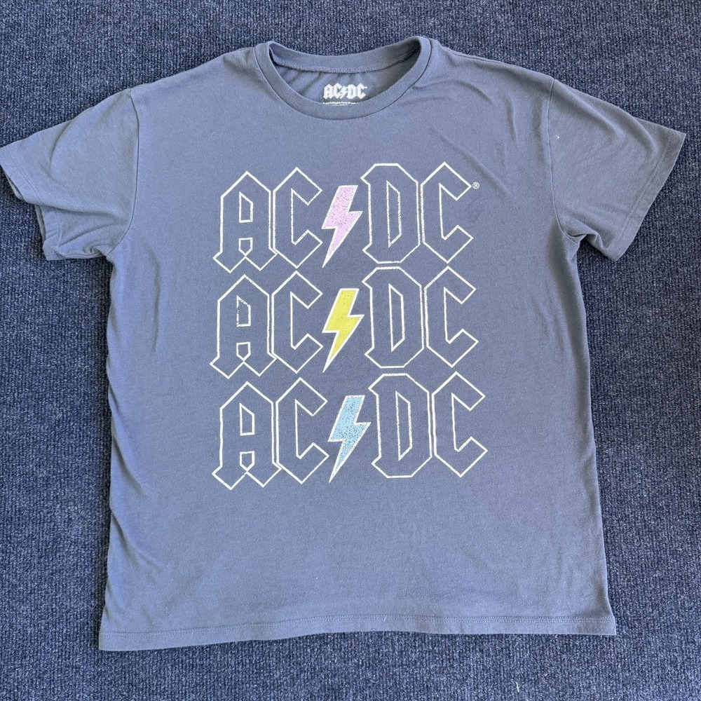 AC/DC Shirt Women's Large Gray Lightning Bolt Graphic Band Tee 2023 Tour Rock